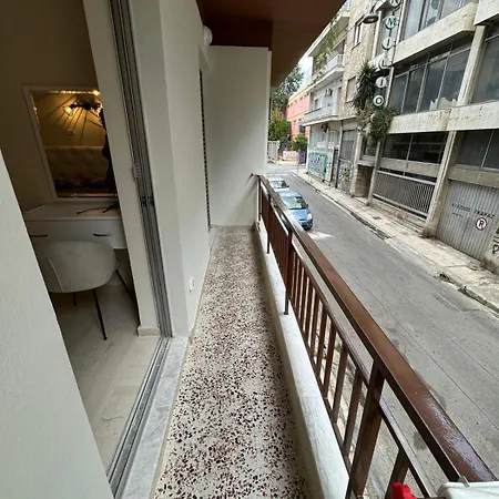 Full Near Omonia Square * Афины