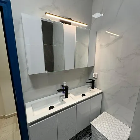 Апартаменты Full Near Omonia Square Афины