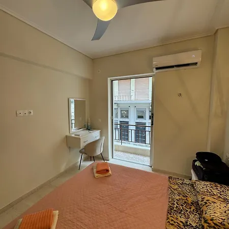 Full Near Omonia Square Apartment *